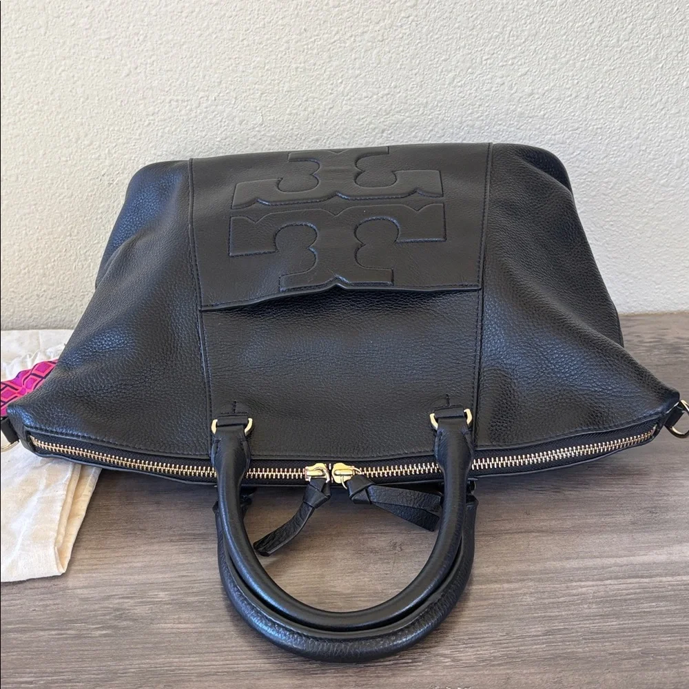 Tory Burch Bombe T Satchel handbag in black leather